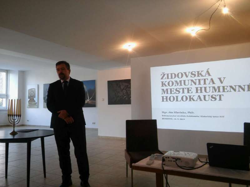 Den obeti holokaustu a rasoveho nasilia - fotografia 013.jpg